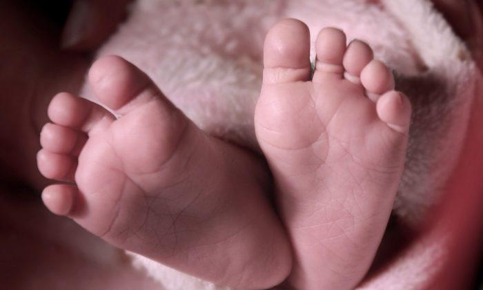 Newborn Fine After Being Dumped in Washing Machine With Umbilical Cord Still Attached