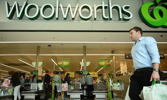 Woolworths Reduces Cash Withdrawals as Cashless Society Beckons