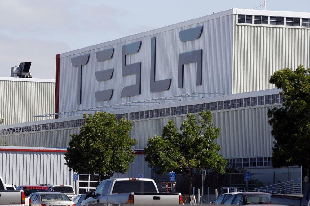 An exterior view of the Tesla factory in Fremont, Calif., on June 22, 2012. (Paul Sakuma/AP)