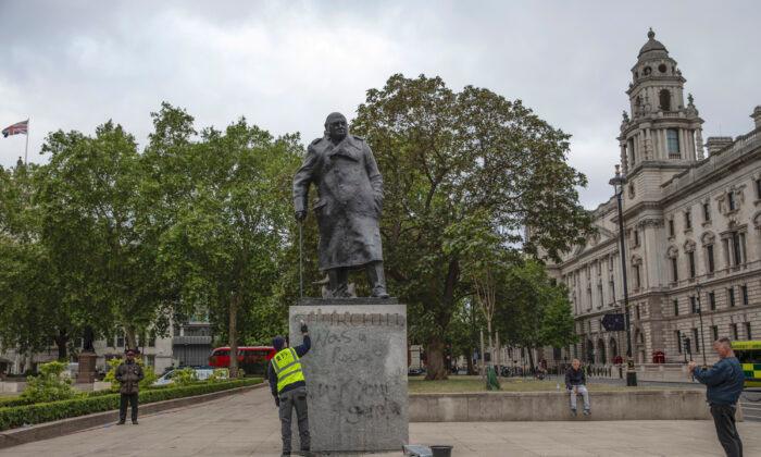 UK to Protect Statues From ‘Woke Militants,’ Minister Says