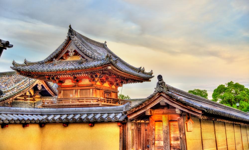 The light of the sunset on the rooftops of one of the Horyuji Temple buildings. (Leonid Andronov/Shutterstock.com)