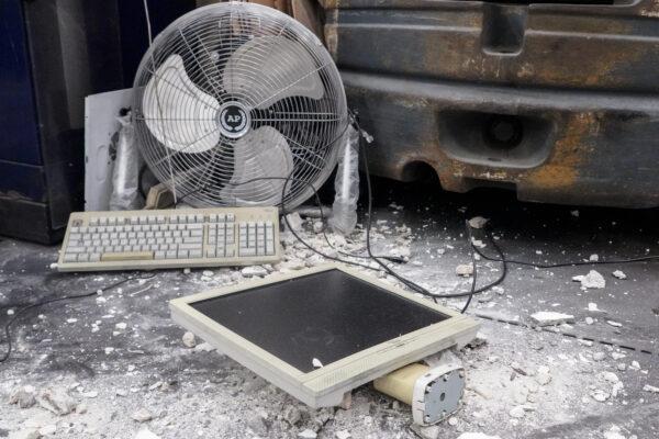 Damaged computer. (Adrian Yu/The Epoch Times)