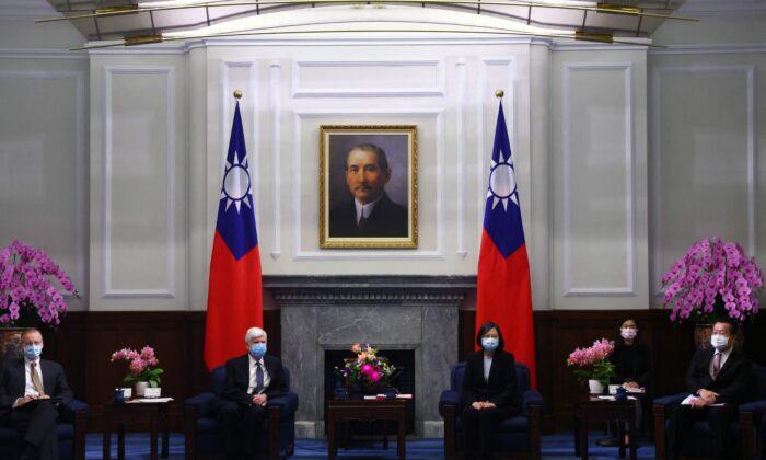Strategic Ambiguity and Clarity: The Proper Way to Protect Taiwan