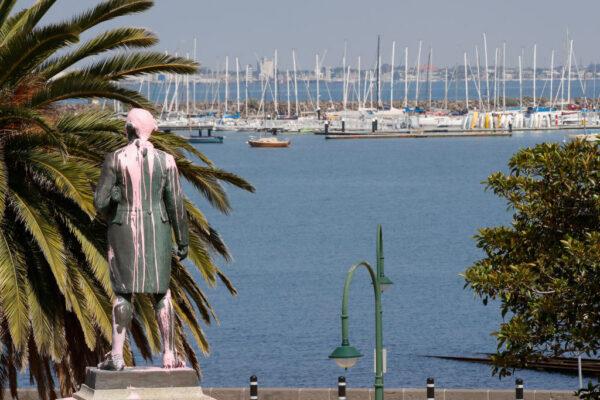 The Captain Cook statue in Catani Gardens in St Kilda is seen vandalised in Melbourne, Australia, on Jan. 25, 2018. (Darrian Traynor/Getty Images)