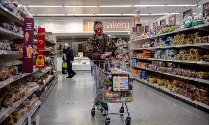 UK Retail Industry Seeks Clarity on Face Mask Rule Change