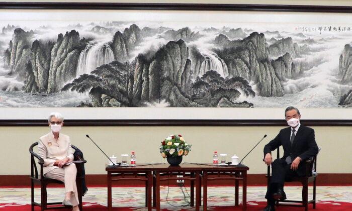 Chinese Regime Turns US–China Meetings Into Propaganda Coup