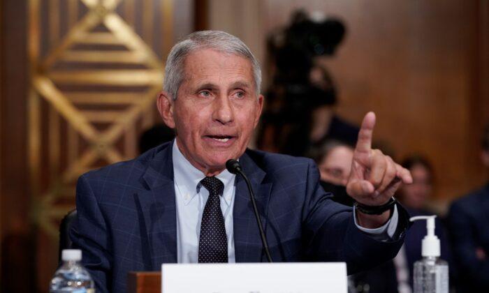 Fauci, HHS ‘Hiding Something’ With Redacted Emails: Sen. Johnson