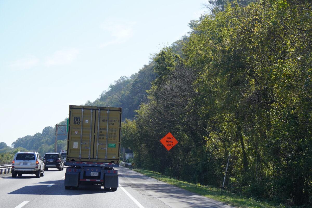 A truck on the road near Chattanooga, Tenn., on Oct. 20, 2021. (Jackson Elliott/The Epoch Times)