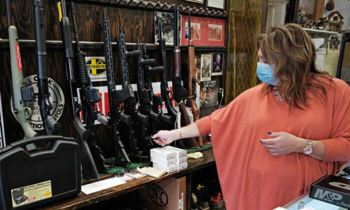 Over 687,000 Gun Background Checks Done During Black Friday Week, Forecasting Strong Gun Sales
