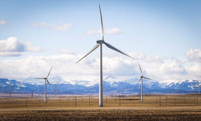 Alberta Freezes All Approvals of Large Wind and Solar Projects, Citing Rural Concerns