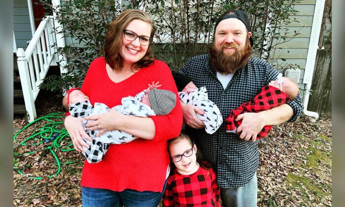 ‘Shock of a Lifetime’: Mom Gives Birth to Natural Quadruplets With 1 in 700,000 Odds