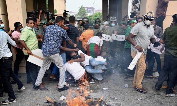Sri Lanka Blocks Social Media Amid Economic Crisis, Mass Civil Unrest
