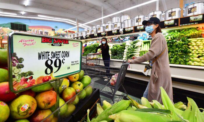 19 Percent of Americans Have Cut Grocery Spending Due to Inflation: Survey