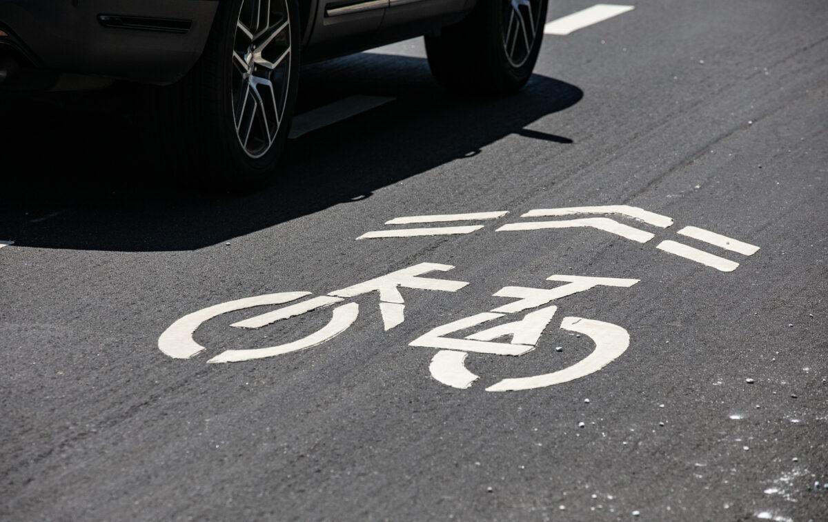 A bike lane in a file image taken in San Clemente, Calif., on Jan. 8, 2022. (John Fredricks/The Epoch Times)