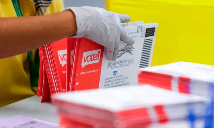 US Postal Service Makes Announcement on Mail-In Ballots Ahead of Midterm Elections