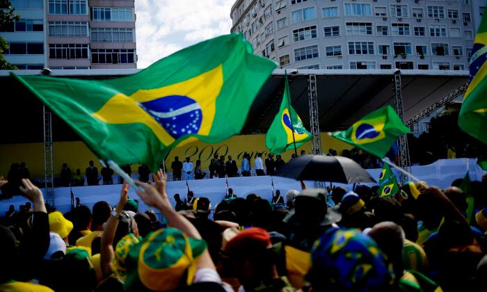 Highway Blockades in Brazil Snarl Transportation as Bolsonaro Supporters Refuse to Accept Election Results