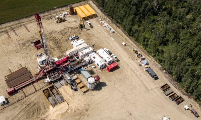 ‘Reduce Red Tape’: Ottawa Removes Barriers Around Movement of Oil Service Rigs After Request From Alberta, Saskatchewan