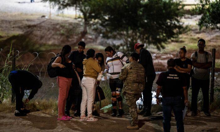 2 Illegal Aliens Dead, 12 Injured in Human Trafficking Accident in Texas