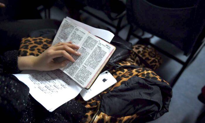 Researchers Scrutinise Cellphone Use in US Churches