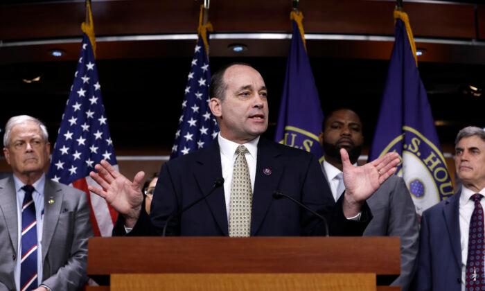 House Freedom Caucus Demands Spending Cuts as Condition for Raising Debt Ceiling
