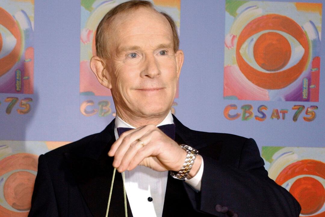 Comedian Tom Smothers, One-Half of the Smothers Brothers, Dies at 86