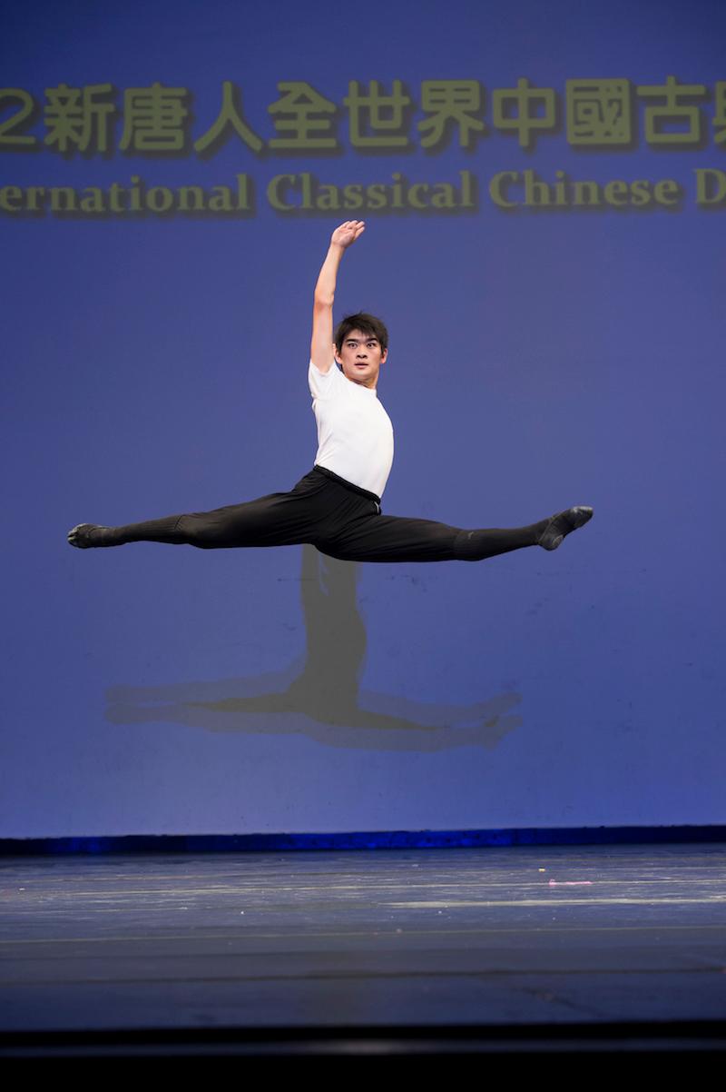Mr. Li's own experience has been invaluable in his work as a dance instructor, as he nurtures the next generation of dancers. (Dai Bing/The Epoch Times)