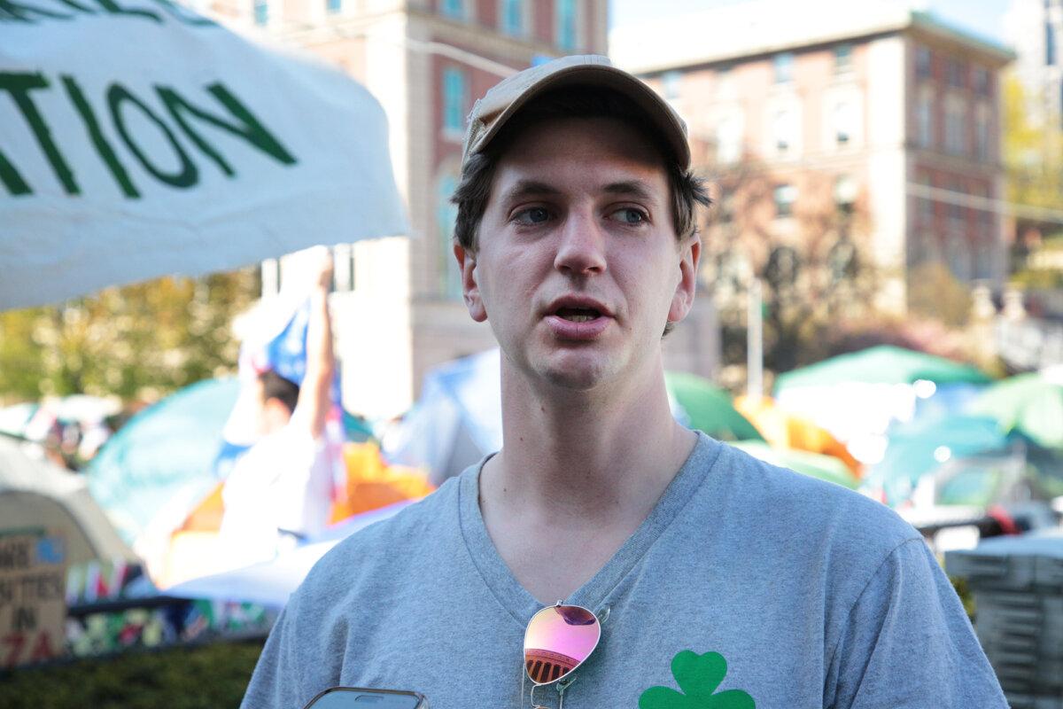 Jared Kennel is Jewish, but he supports the protest at Columbia University in New York City on April 23, 2024. (Richard Moore/The Epoch Times)