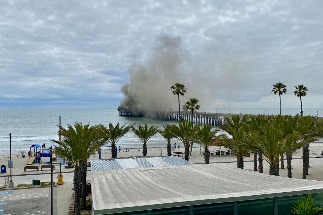 Intense Fire Erupts on Historic Oceanside Pier
