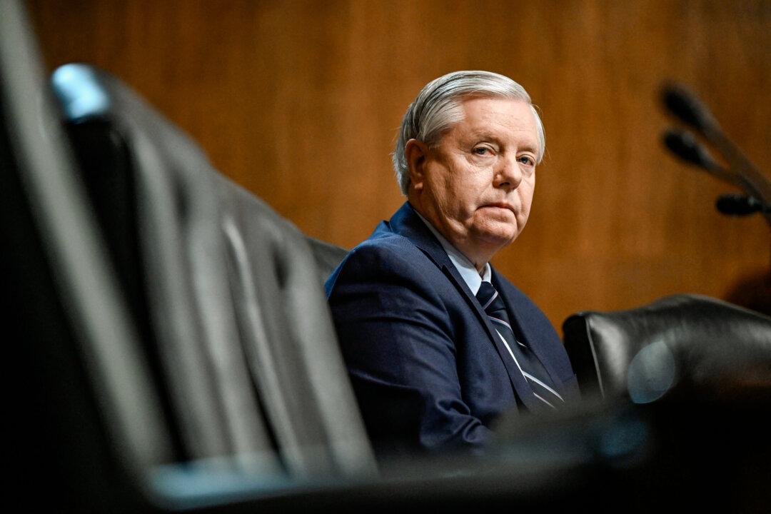 Lindsey Graham Says FBI in Possession of His Phone After Possible Hack