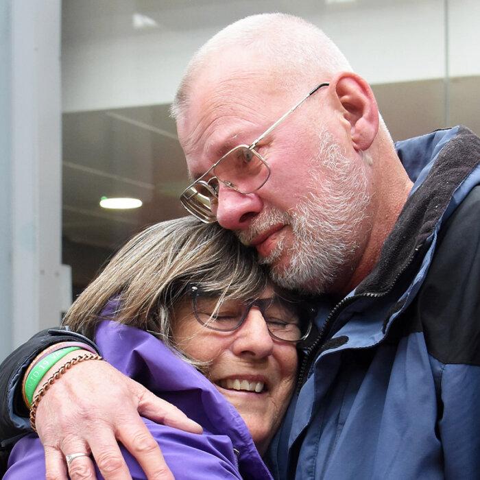 Heartwarming Video Captures Touching Moment Siblings Reunite After 45 Years of Living Apart